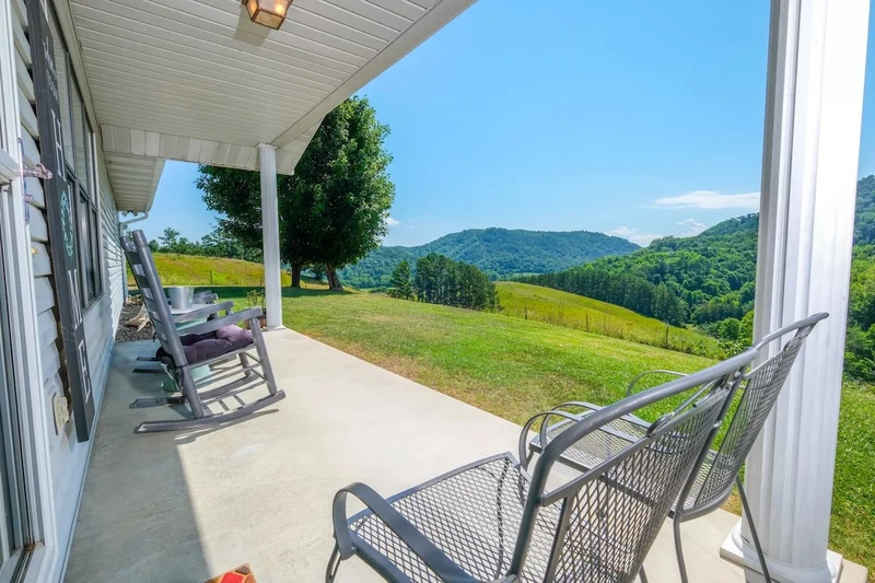 staying in green acres farmhouse is a great way to have a budget friendly Smoky Mountain vacation