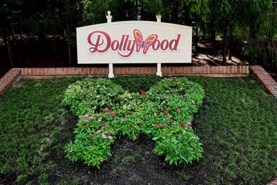 Dollywood Sign