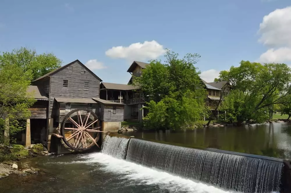 Top 6 Family Friendly Restaurants in Gatlinburg and Pigeon Forge