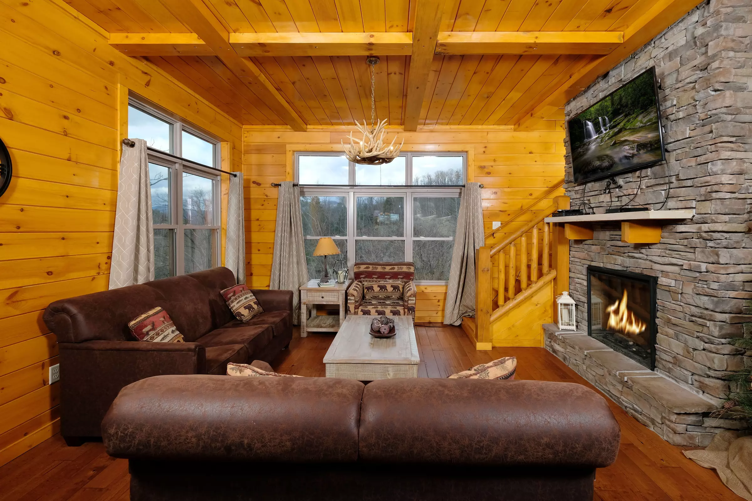 3 Bedroom Cabin Rental in Gatlinburg: Black Bear's View