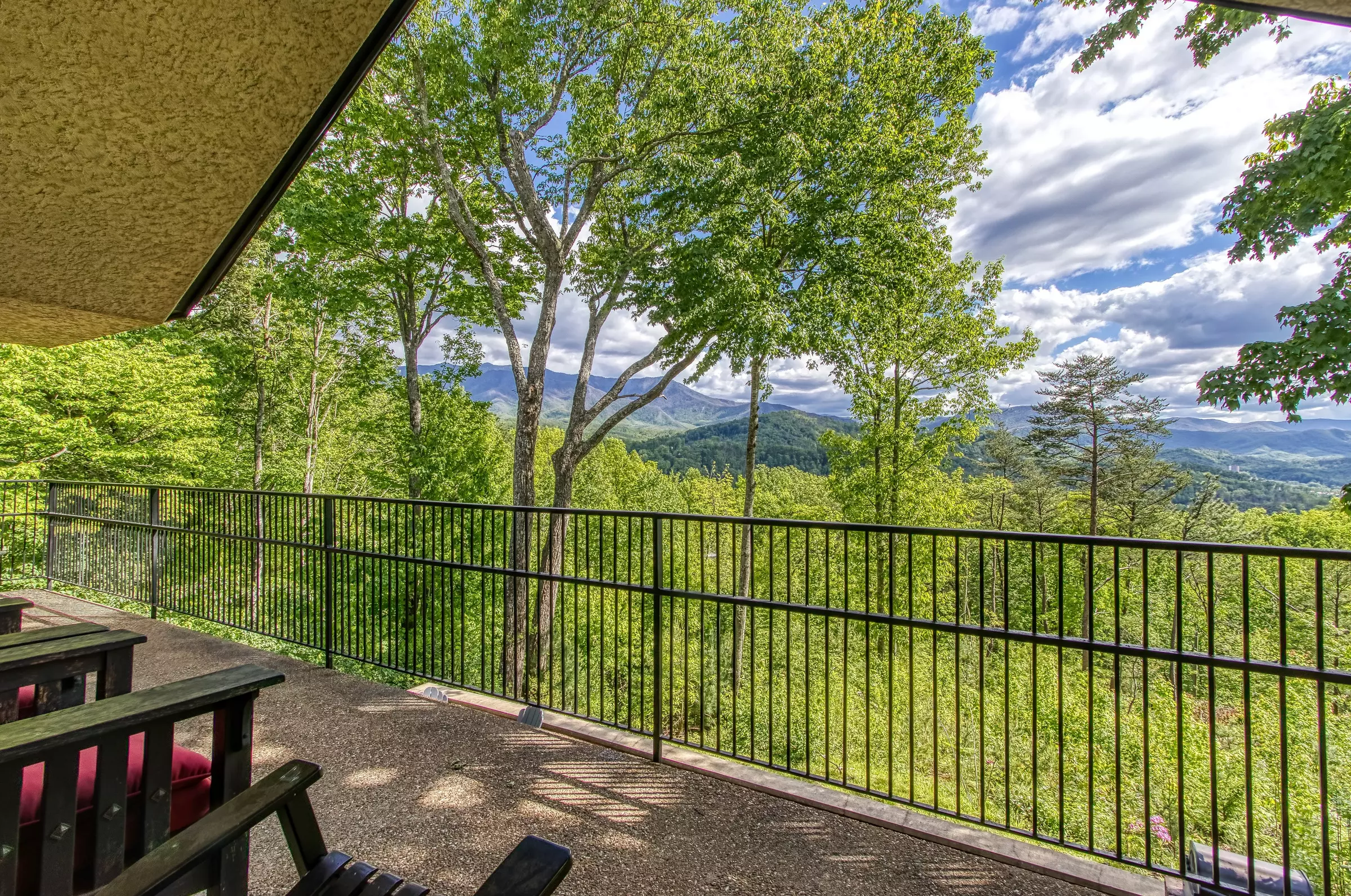 Privacy & Mountain Views at Southern Drawl. By Pigeon Forge, Gatlinburg,  Hot Tub - Pigeon Forge - 2024 Prices