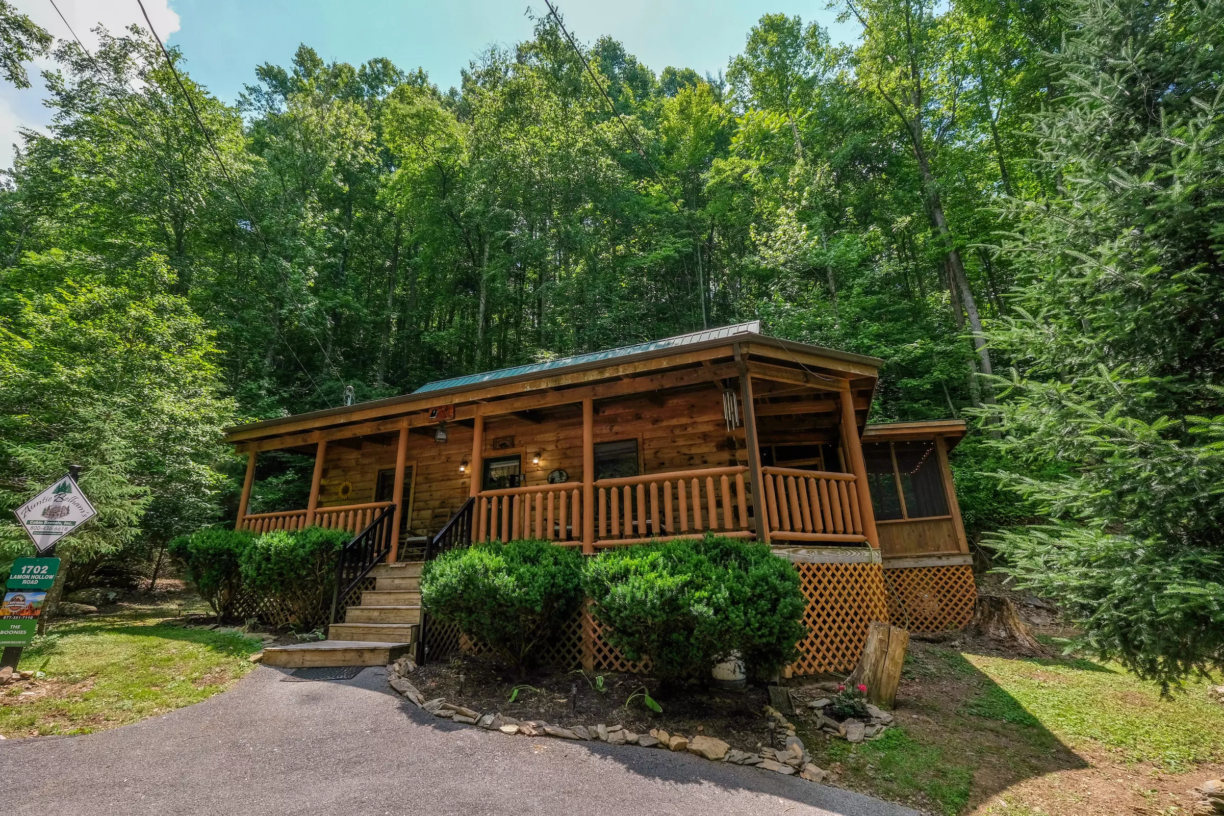 3 Bedroom Cabin Rental in Sevierville: The Boonies