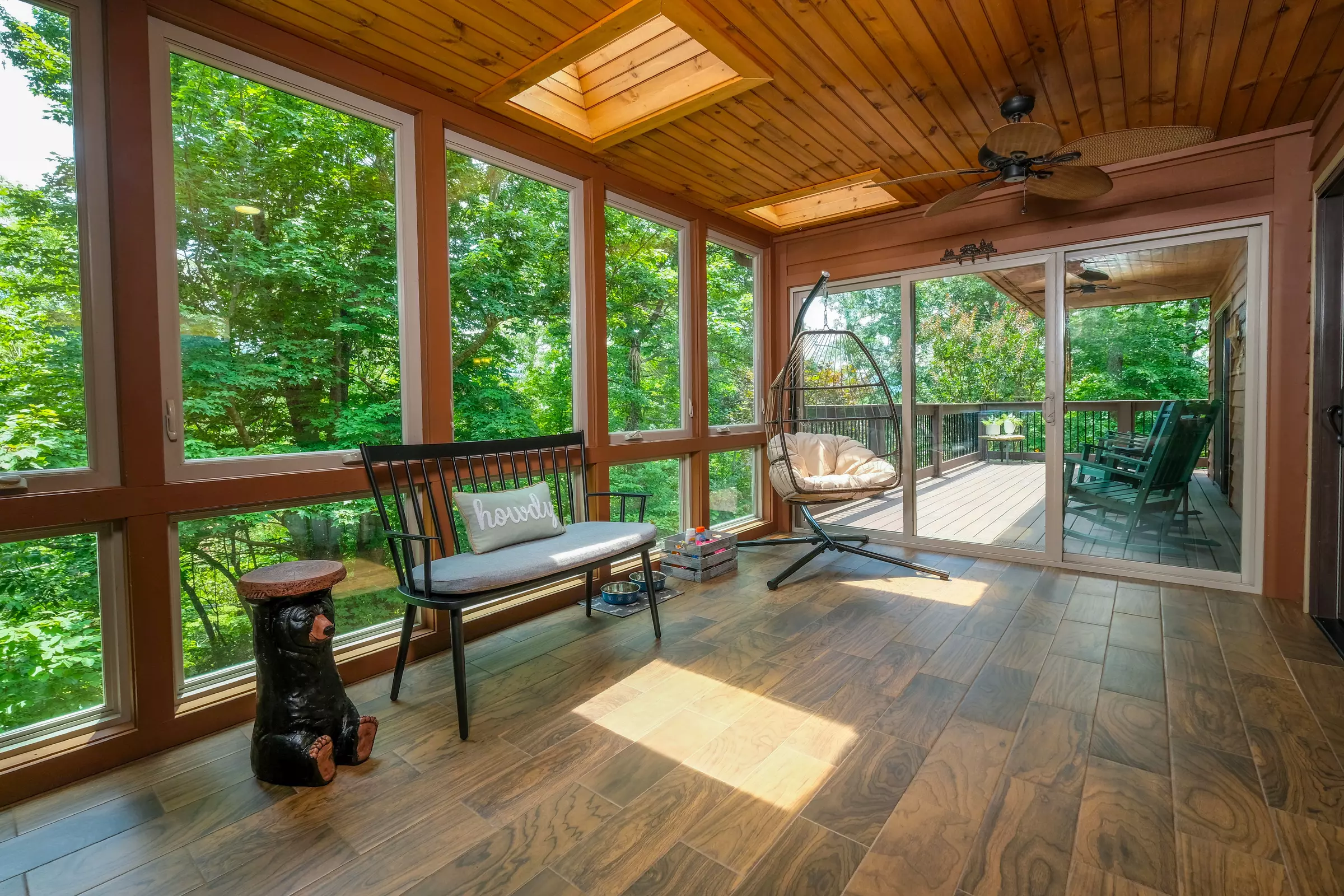 3 Bedroom Cabin Rental in Gatlinburg: Smokey Mountain Hideaway