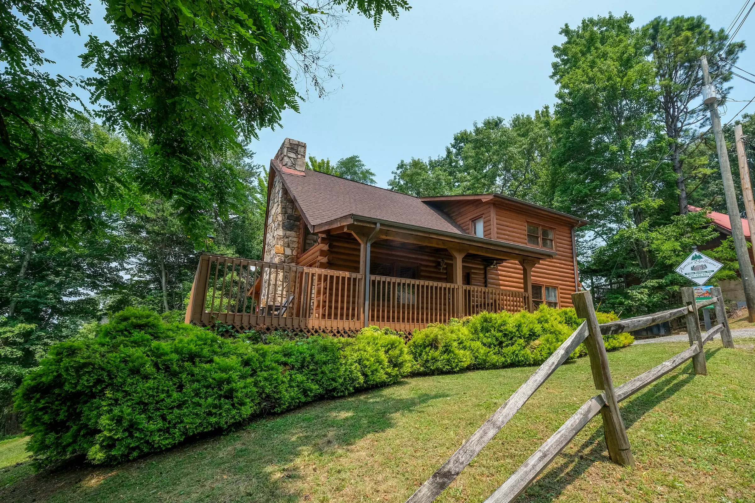 3 Bedroom Cabin Rental in Sevierville: Mountain Dreams