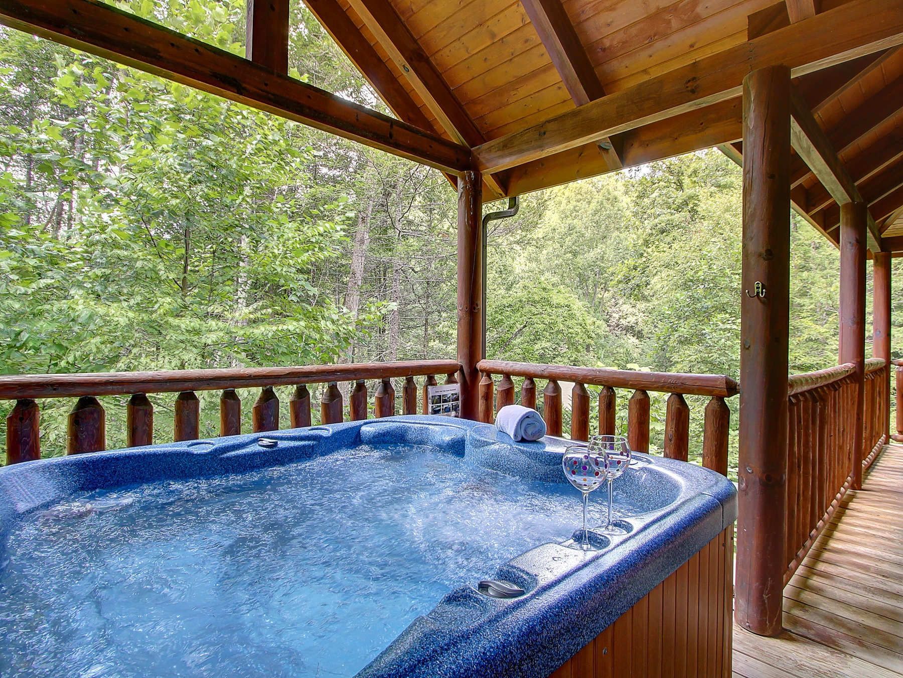 3 Bedroom Cabin Rental in Gatlinburg: Amazing Mtn Hideaway