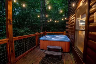 sevierville cabin hot tub