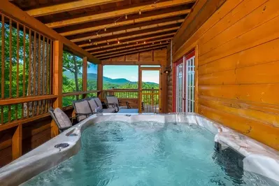 smoky mountain cabin with hot tub