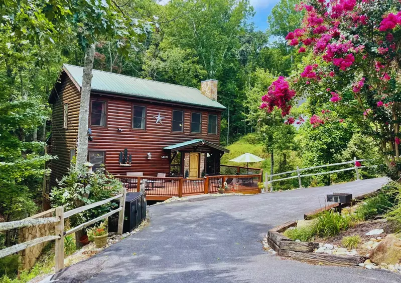 TENNESSEE TREEHOUSE