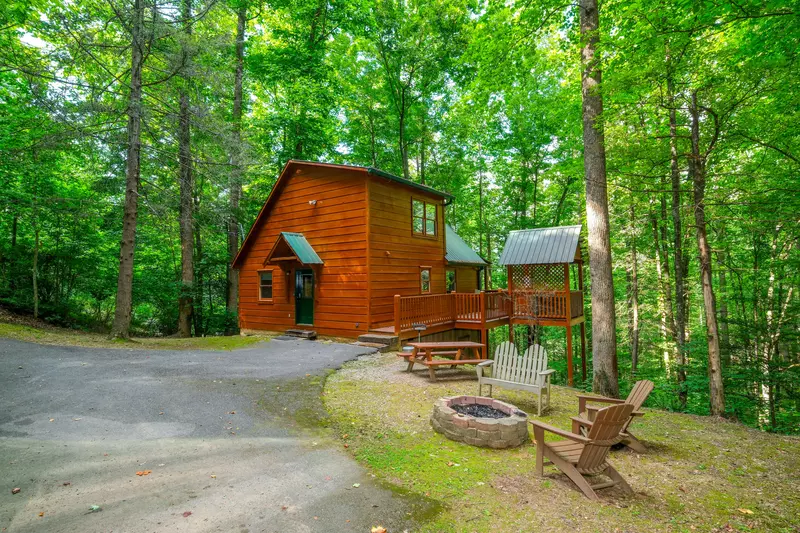 1 Bedroom Cabin Rental in Sevierville: The Nut House