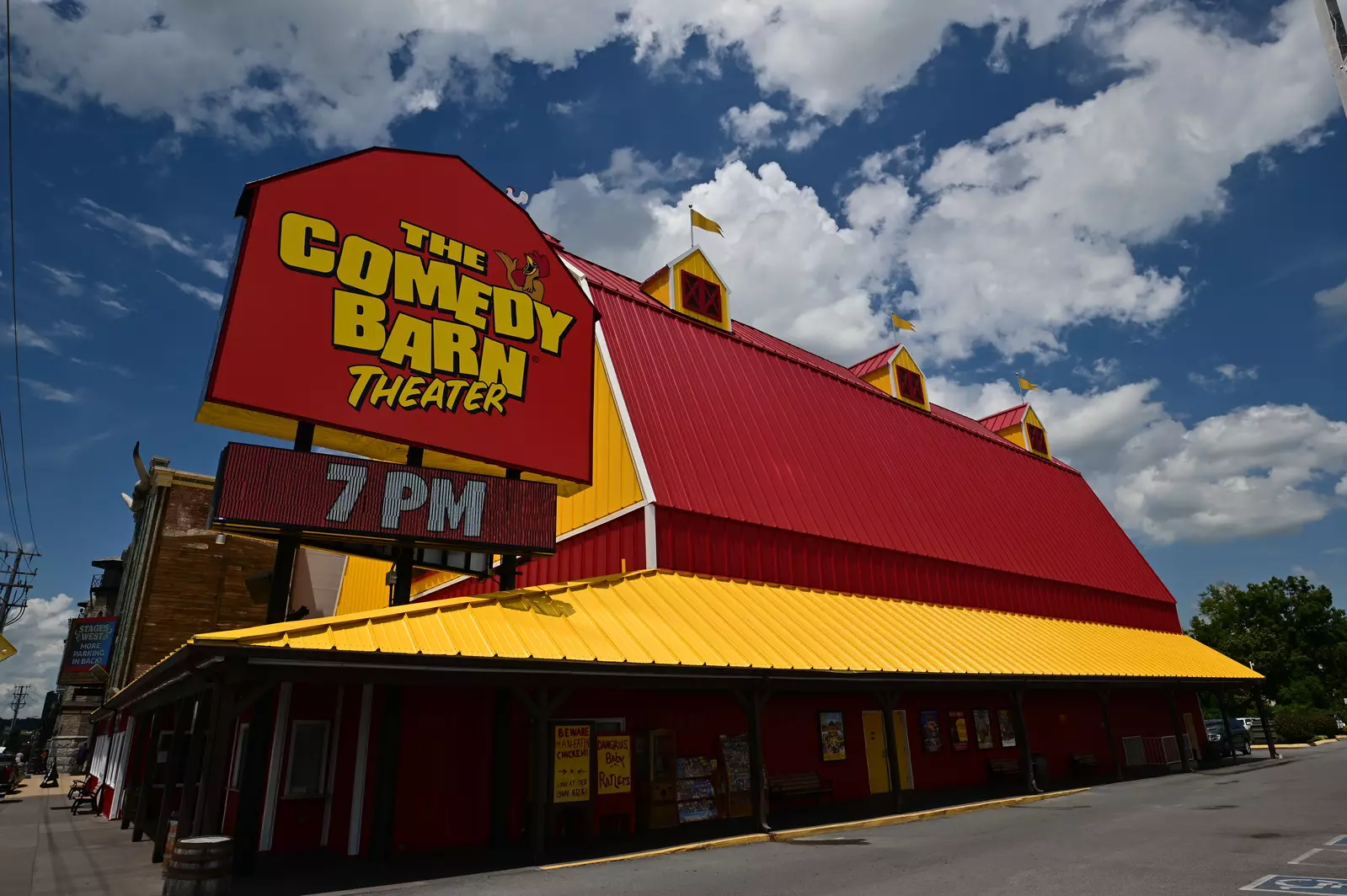 comedy bar things to do in pigeon forge with kids