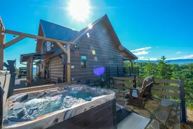 Smoky Mountain cabin hot tub