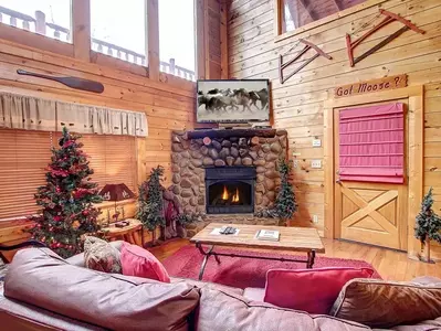 cabin decorated for christmas