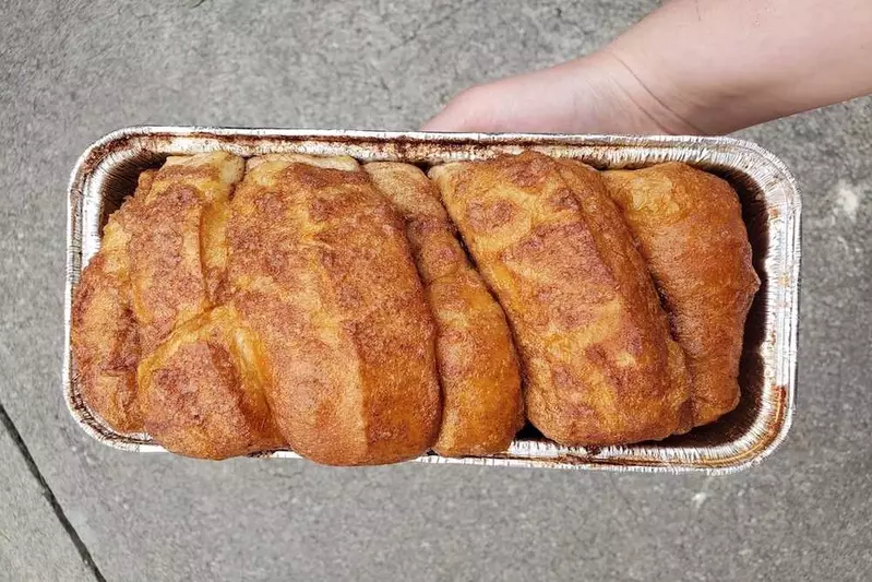 cinnamon bread is a popular dollywood food