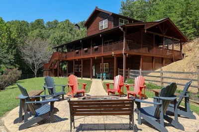 stay in seasonal memories for a cheap Gatlinburg cabin vacation